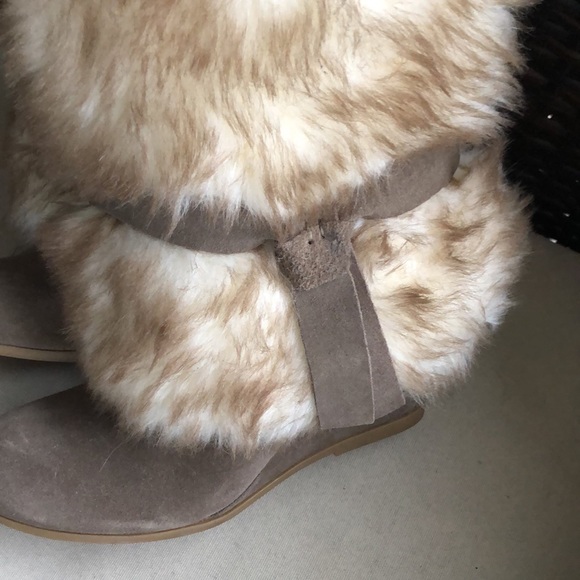 BCBGENERATION Brown Suede Faux Mink Fur FREESIA Wedge Boots - Picture 15 of 16